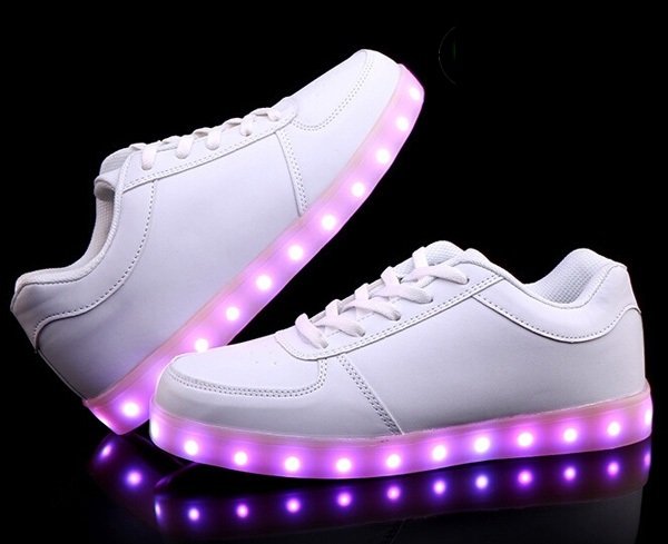 ajándék gyerekeknek LED cipők