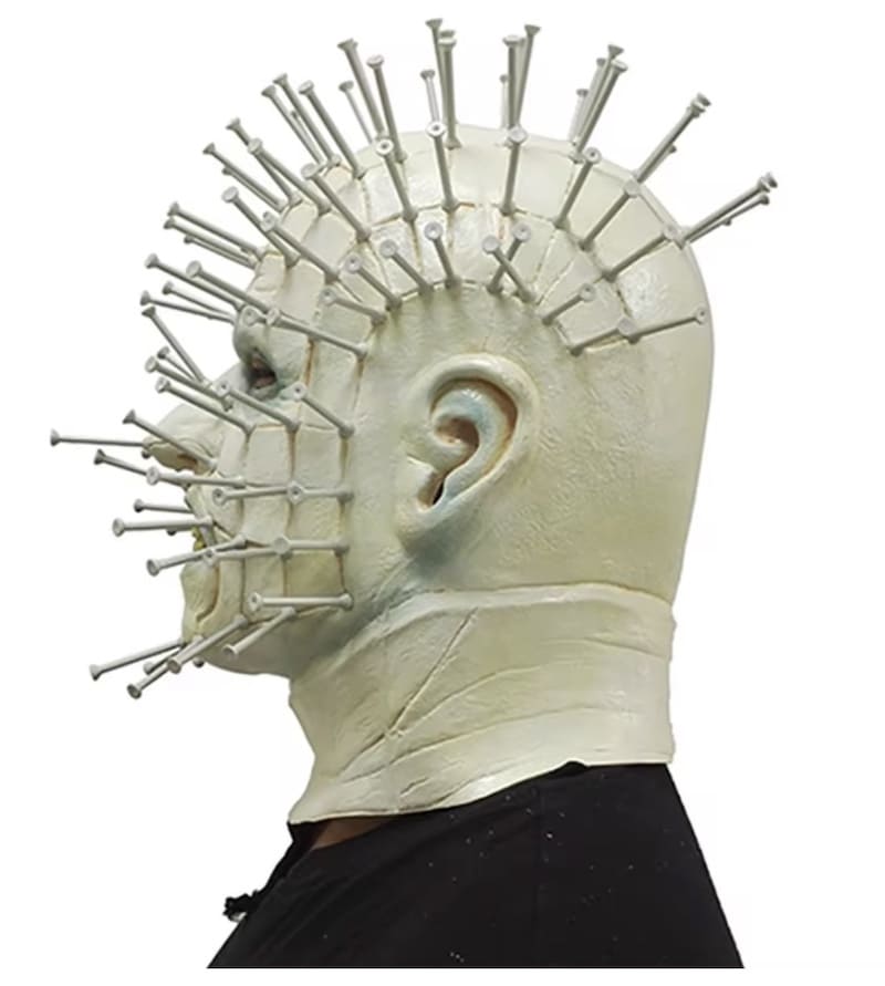 Pinhead maszk hellraiser körmök fejjel az arcon