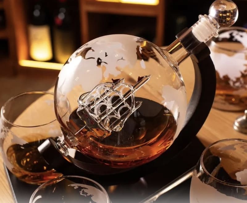 Globe Whisky készlet - Luxus üveggömb + poharak + jégkövek + fogók és kiegészítők