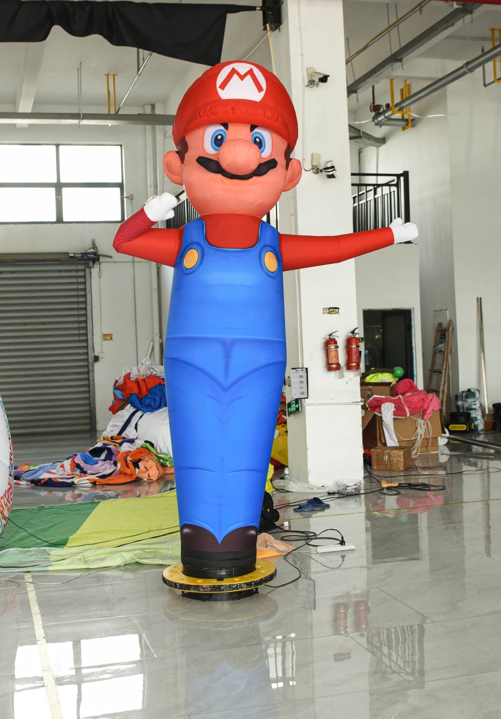 Felfújható felfújható táncos - Sky baloon air guy ventilátorral + LED lámpák szuper mario